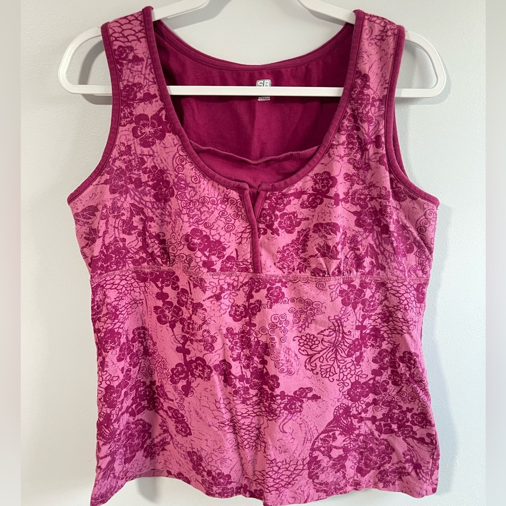 Y2K 00s SB Active women's floral tank top with a built-in shelf bra